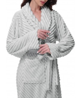 Ultra-Soft Fleece Women's Robe - Cozy Plush Long Bathrobe with Pockets