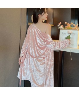 Autumn and Winter Golden Velvet Women's Sleepwear, Three-piece Nightgown Korean Velvet Pajamas Long Pants Four-piece Lace Trim Home Wear