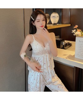 Autumn and Winter New Golden Velvet Women's Sleepwear, Three-piece Nightgown Korean Velvet Pajamas Long Pants Character Lace Trim Home Wear