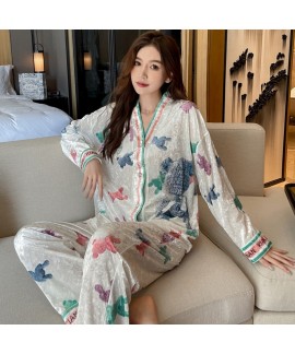 Autumn and Winter Women's Sleepwear, Golden Velvet Long Sleeve Bear Printed Turn-down Collar Diamond Velvet Loose Home Wear Set