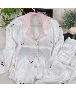 2023 New Arrival Women's Butter Pattern Long Sleeve Ice Silk Pajama Set for Home Wear with High-end Sense Word Pattern for Outdoor Wear