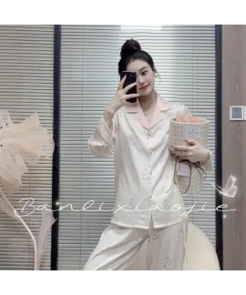 2023 New Arrival Women's Adorable and Cute Bunny Home Wear Ice Silk Pajama Set with High-end Sense Word Pattern for Outdoor Wear