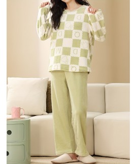 Long Sleeve Crew Neck Heart Print Fuzzy women Pajama Set