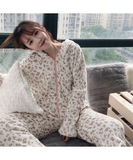 New Leopard Hooded Warm Wearable Flannel Women's Pajamas Set For Winter