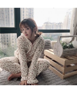 New Leopard Hooded Warm Wearable Flannel Women's Pajamas Set For Winter