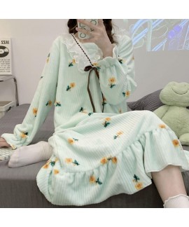 Autumn and Winter Sweet Princess Heart-shaped Print Loose Women's Long Flannel Nightgown