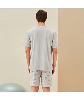 Loose Comfortable Summer Printed Short Sleeved Mens Pajama Suit Can Be Worn Outside