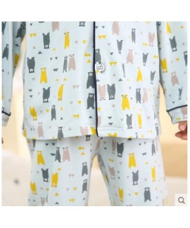 Comfy Boys long sleeved cotton pajama sets for children in autumn