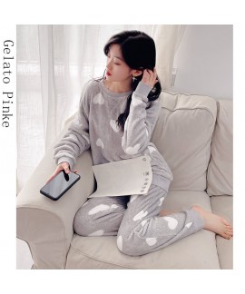 Coral fleece clouds stars winter pajamas women's warm comfortable sleepwear